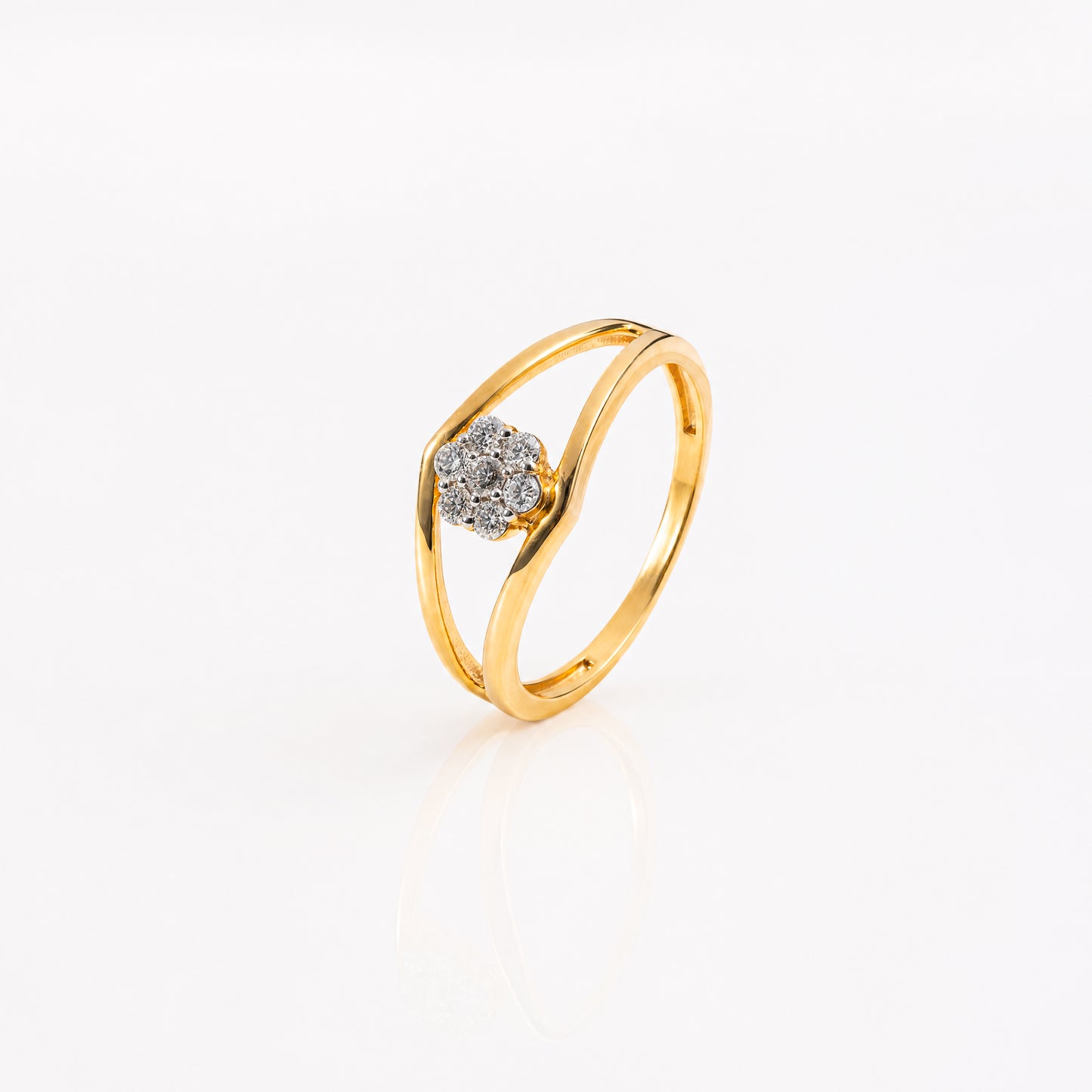 Flower Prongs Natural Diamond Ring