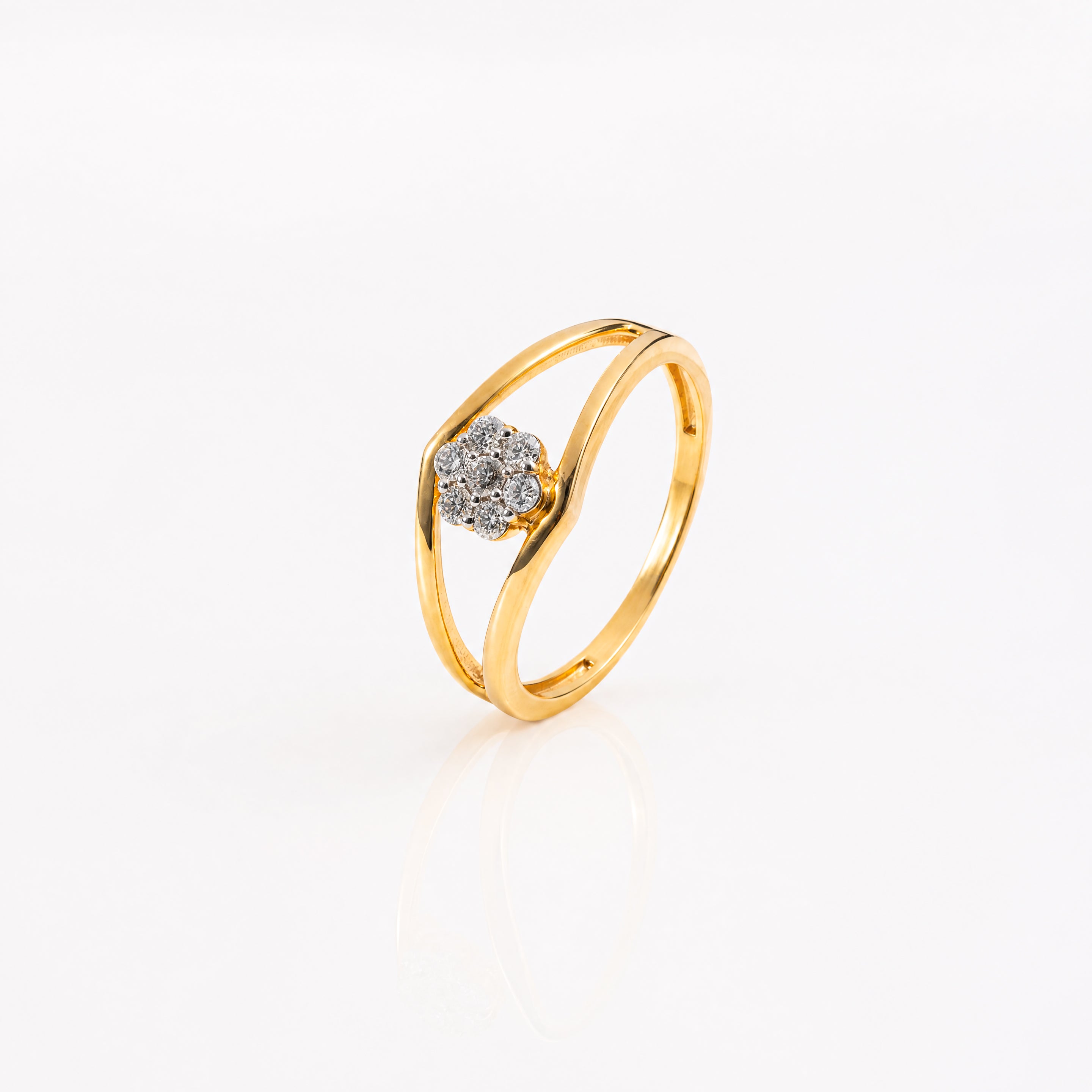 Flower Prongs Natural Diamond Ring
