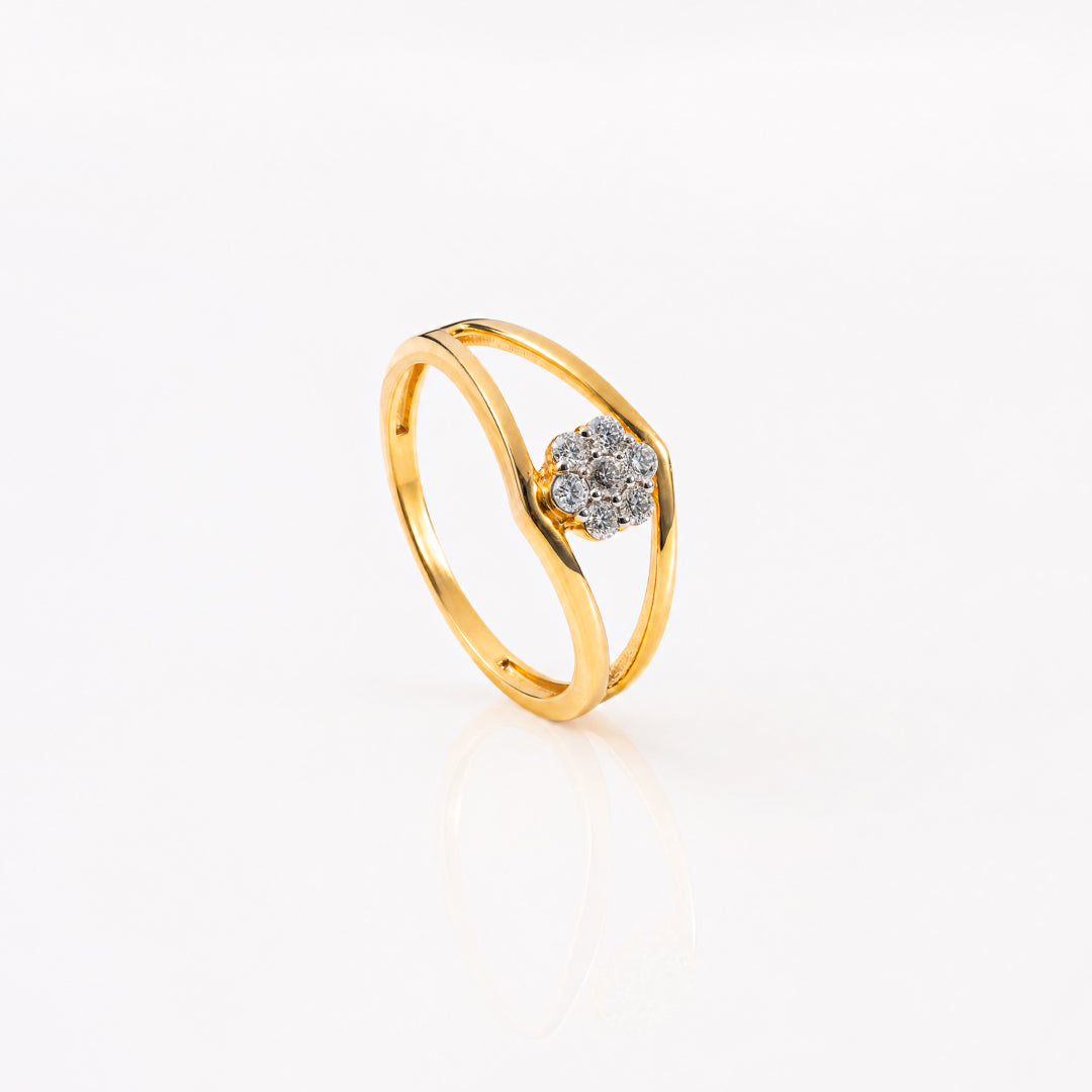 Flower Prongs Natural Diamond Ring